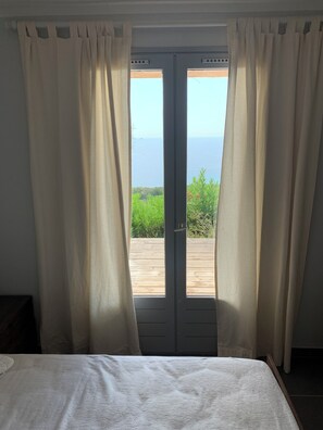 3 chambres, fer et planche à repasser, Wi-Fi, draps fournis