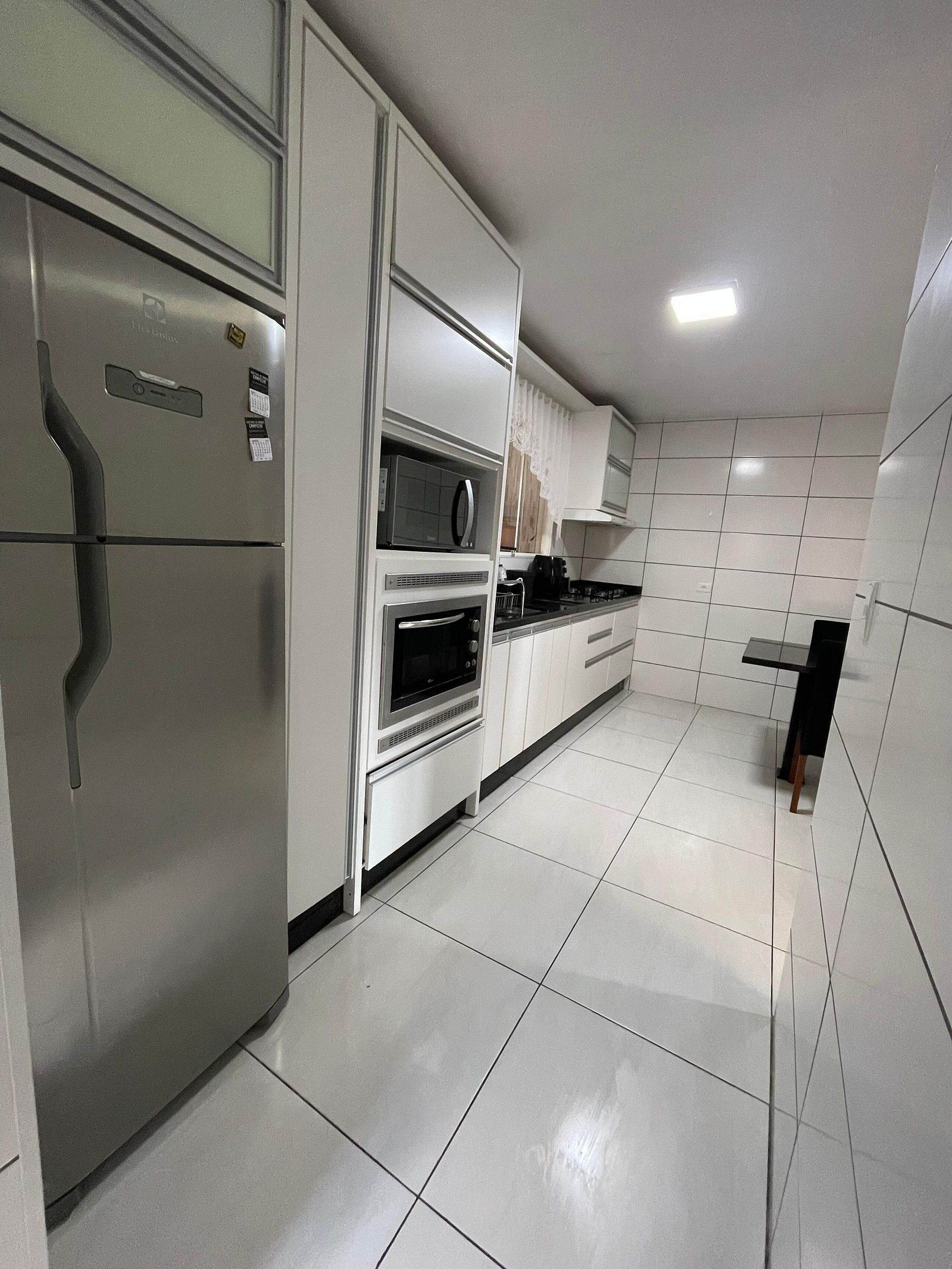 Premium House | Private kitchen | Fridge, microwave, oven, cookware/dishes/utensils