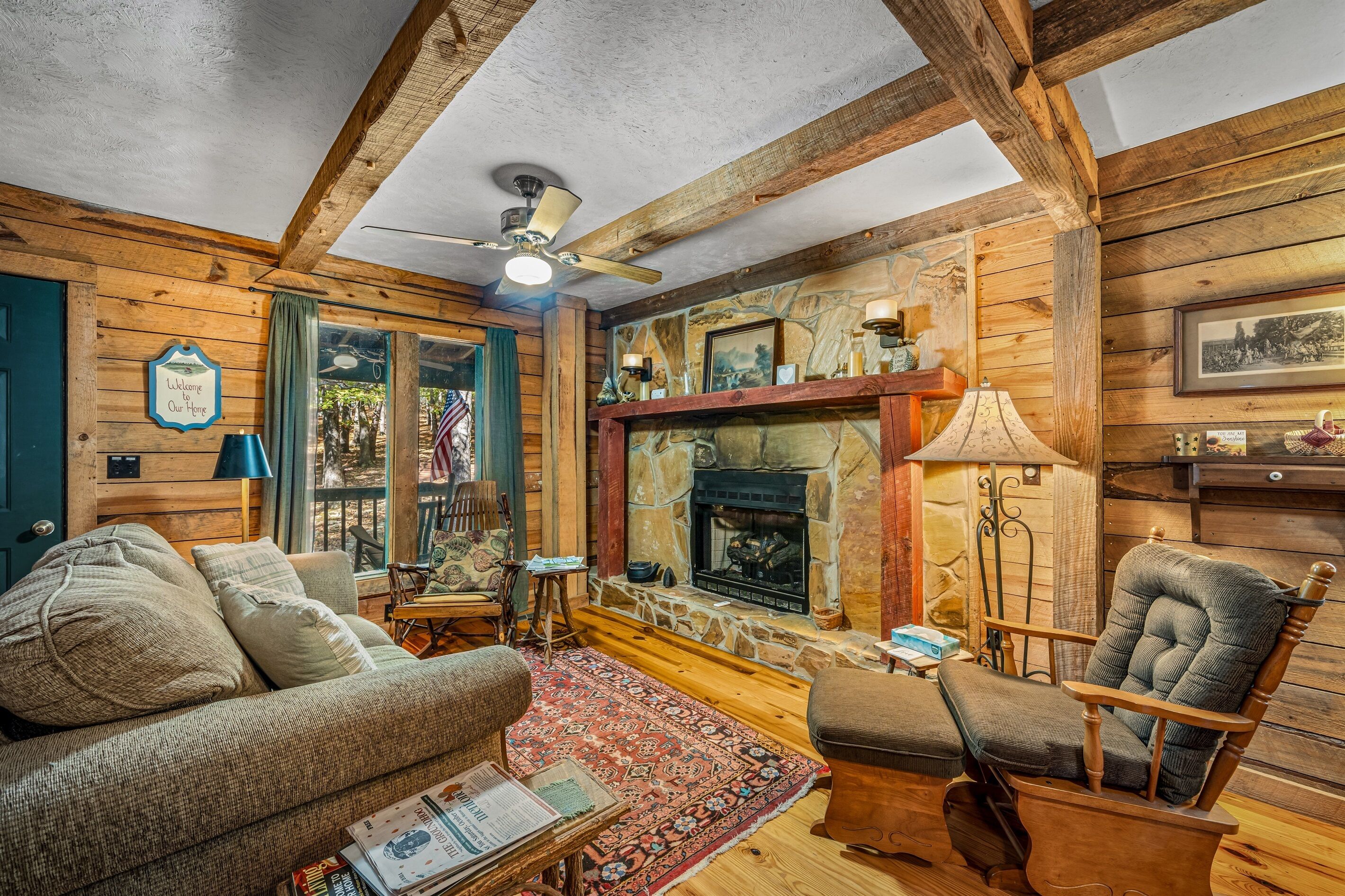Suite Retreat-fireplace, Hot Tub, & Fire Pit - Mentone, AL