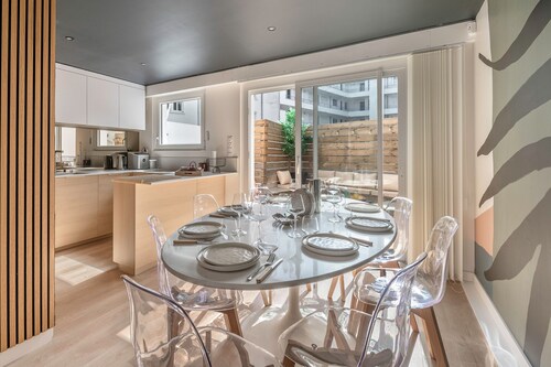 130m from the beach - Large house for 6 adults