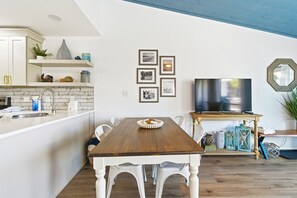 Dining - Ocean Mile L-13 - Community Pool, Beach View, Beach Gear Credit Included! (St George Island)