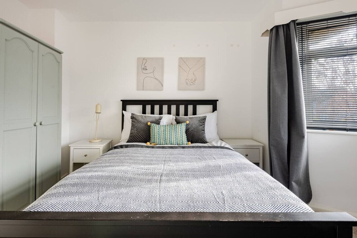 4 soverom, skrivebord, strykejern/-brett og wi-fi (inkludert)