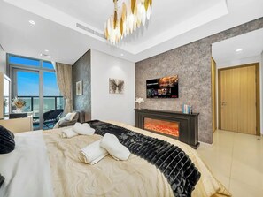 2 bedrooms, iron/ironing board, WiFi, bed sheets - Stunning 2BR/Burj Khalifa view & Infinity pool (Dubai)