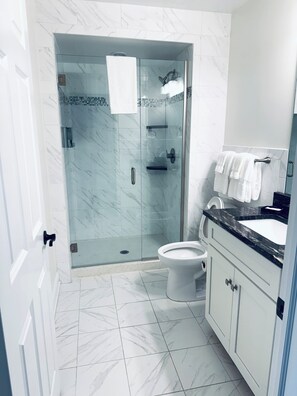 Comfort Double Room | Bathroom