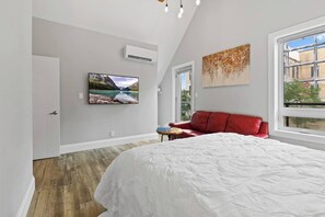 1 bedroom, iron/ironing board, WiFi, bed sheets - Single Bachelor unit en-suite Across from Google (Kitchener)