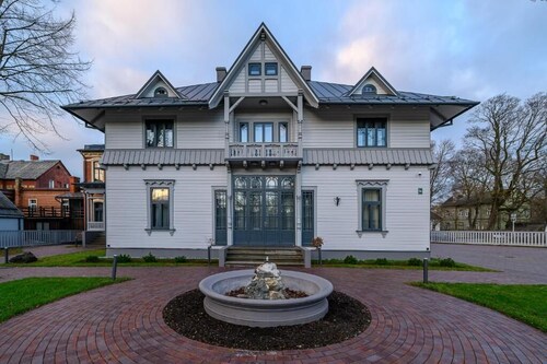 Roze Peldu Residence