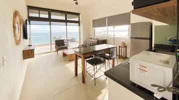 Junior Suite, Ocean View | Private kitchen | Fridge, stovetop, blender, toaster oven