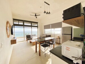 Junior Suite, Ocean View | Private kitchen - ITARE BEACH HOUSE (Bucerías)