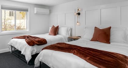 Lincoln Boutique Motel- Lower Room #5