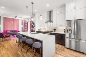 Private kitchen - Ultimate Bach 10min to DT, Insta Walls Every Room (Nashville)
