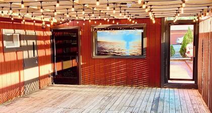 Willow South Upstairs Unit in Buchanan/ Waverly with Wi-Fi and AC