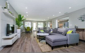 Ferienhaus | 4 Schlafzimmer, Schreibtisch