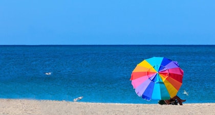 V Tranquility - Waterfront Villa Free Heated Pool Beach Fishing Gear Kayaks Bikes Dock