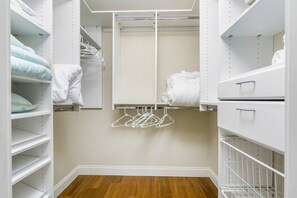 Ferienhaus, Raucher | 4 Schlafzimmer, Schreibtisch