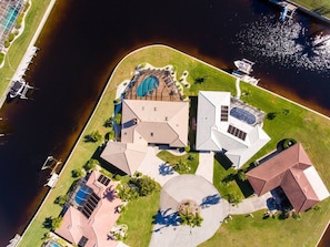 House | 3 bedrooms - Tropical-waterfront Htd Pool-spa-dock-kayaks-bikes (Punta Gorda)