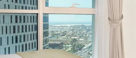 Premier Apartment | 2 bedrooms, in-room safe, individually decorated, individually furnished