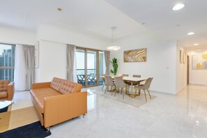 Premier Apartment | 2 bedrooms, in-room safe, individually decorated, individually furnished
