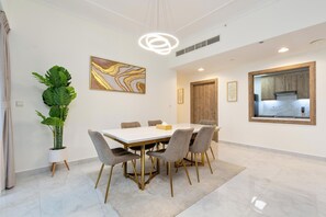 Premier Apartment | In-room dining