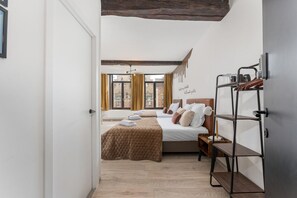 1 bedroom, desk, free WiFi, bed sheets