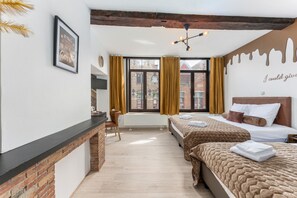 1 bedroom, desk, free WiFi, bed sheets