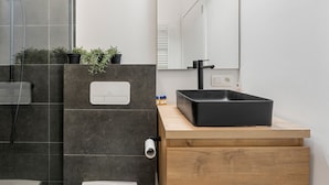 Bathroom - Sweet chocolate room by  Charlie's choco factory - Perfect for up to 3 people! (Brugge)