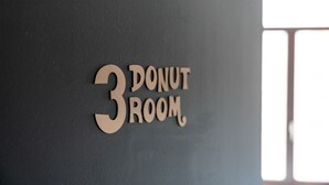 Miscellaneous - Homer Simpson's Donut Room - Steps from the Belfry (Brugge)