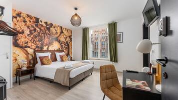 1 bedroom, desk, free WiFi, bed sheets