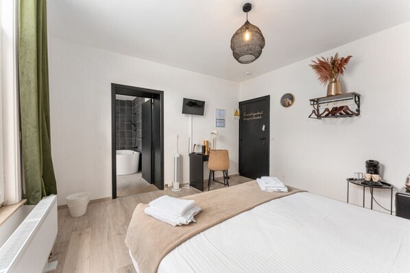 1 chambre, bureau, Wi-Fi gratuit, draps fournis