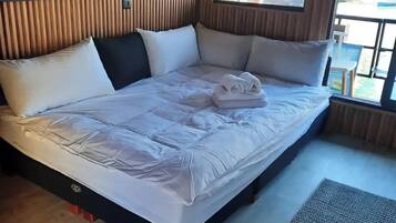 2 chambres, fer et planche à repasser, Wi-Fi, draps fournis