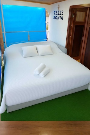 3 bedrooms, WiFi, bed sheets