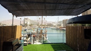 Property grounds - GrandSeaSuite + Adjacent Kadlık Car (Eilat)