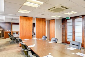 Meeting facility - Belvilla Aberdeen Bridge of Don Sea VIew - Ex Holiday Inn Express (Aberdeen)