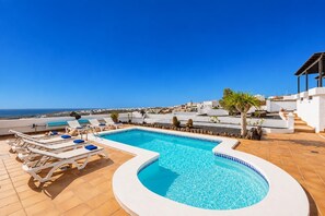 A heated pool - Villa Valiente - Four Bedroom Villa, Sleeps 9 (Tías)