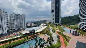 4 kolam renang terbuka