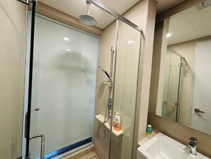 Bathroom shower - Sunshine Forest 01 (Kuala Lumpur)