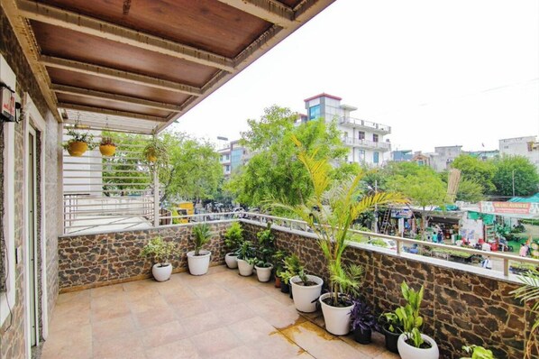 Daily local cuisine breakfast (INR 200 per person)