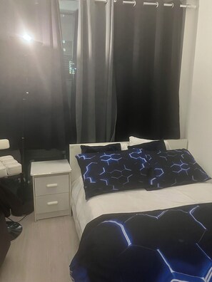 2 quartos, ferros/tábuas de passar roupa, Wi-Fi, roupa de cama