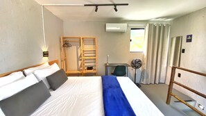 1 chambre, bureau, fer et planche à repasser, Wi-Fi gratuit