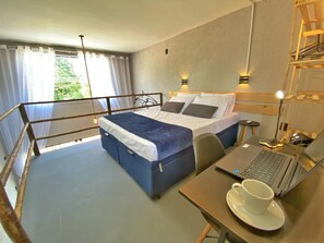 1 quarto, escrivaninha, ferros/tábuas de passar roupa, Wi-Fi de cortesia