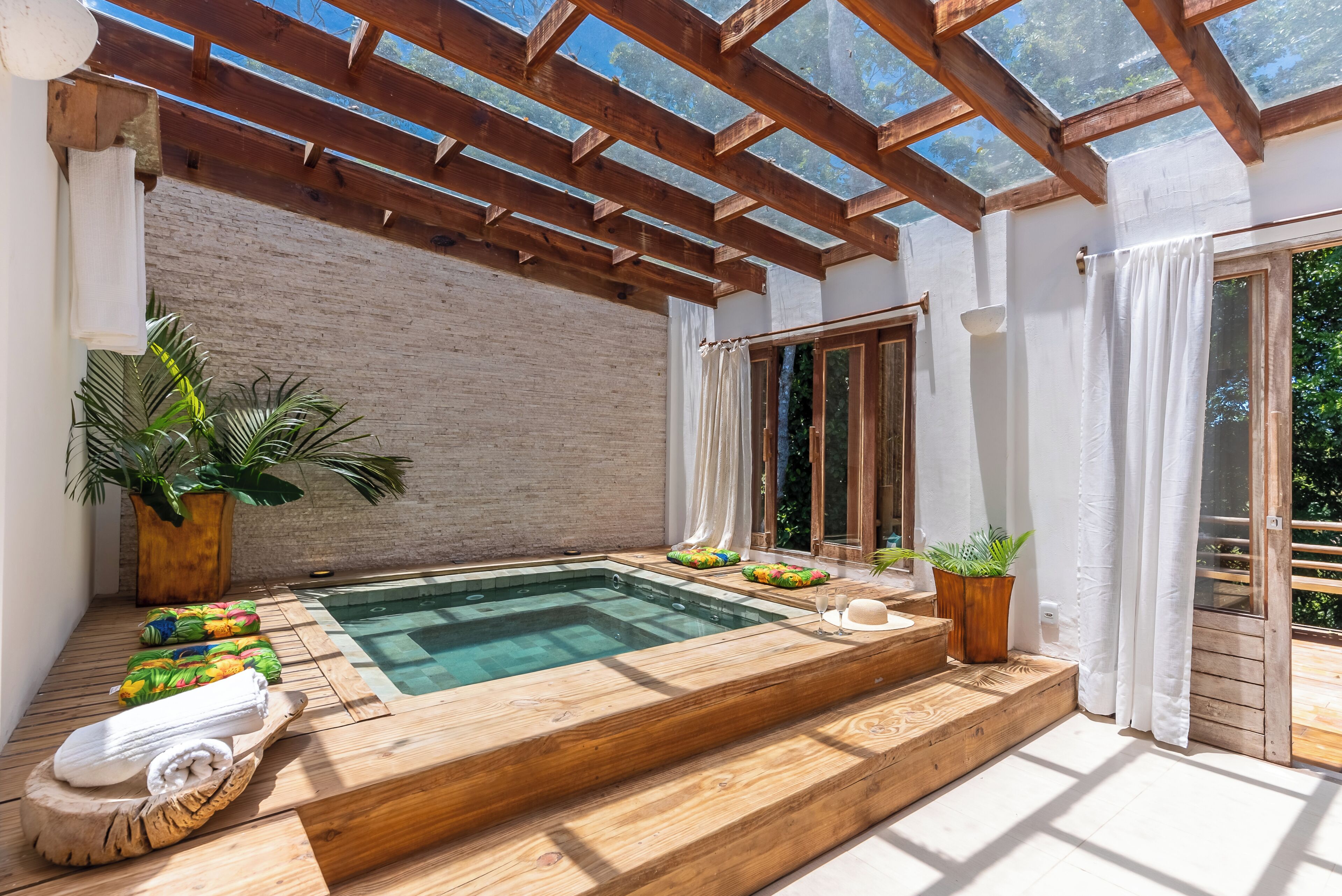Private spa tub