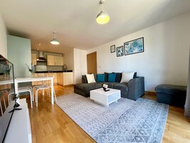 Apartment | Living area | TV