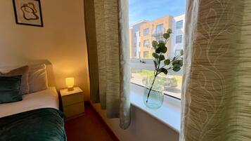 Apartment | 2 bedrooms, iron/ironing board, free WiFi, bed sheets