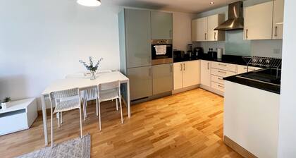 Tranquil Dartford Escape - 2 Bedroom Apartment