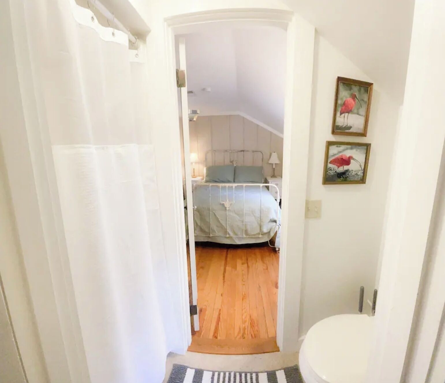 3 soverom, strykejern/-brett, wi-fi og sengetøy