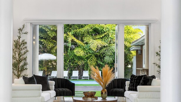Interior - Villa Tortuga: 10 BR 9,500 sq. ft Extravagant Miami Estate w pool, movie theater (Miami)