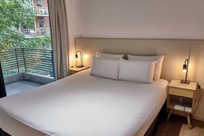 Iron/ironing board, WiFi, bed sheets