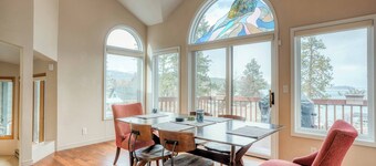Eagle View Escape - Private Lakefront Estate