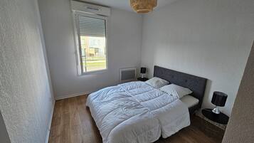 2 chambres, fer et planche à repasser
