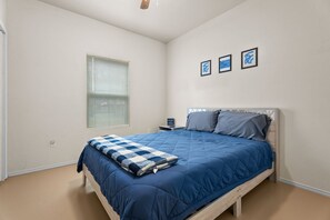 3 室のベッドルーム、デスク、アイロン / アイロン台、WiFi (無料)