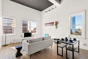 Televisio, pöytäjalkapallopöytä